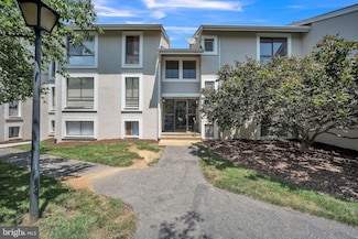 5758 Village Green Dr Unit E, Alexandria, VA 22309