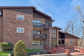 8459 S Archer Ave Unit 105, Bedford Park, IL 60501