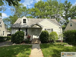 30 Carpenter Place, Metuchen, NJ 08840