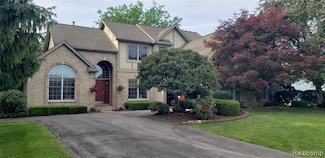 4030 Pebble Ridge Ct, Fenton, MI 48430