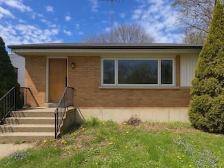 112 Burton Ave, Waukegan, IL 60085