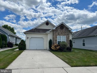 17 Crystal Dr, Beverly, NJ 08010