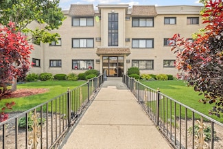 9633 Brandy Ct Unit 6, Des Plaines, IL 60016