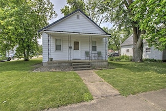 1212 E Washington St, Clinton, IL 61727
