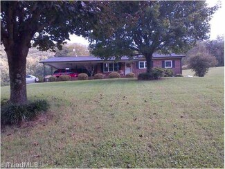 110 Spring Air Ln, Mount Airy, NC 27030