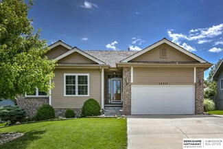 15717 Charles St, Omaha, NE 68118