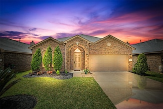 5022 Bay Ln, Bacliff, TX 77518