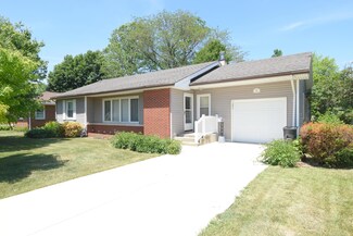 802 E Thompson St, Rensselaer, IN 47978