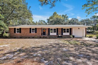 3215 Chalmers Dr, Wilmington, NC 28409