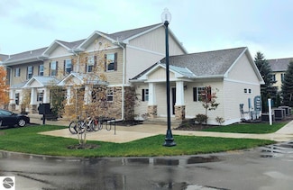 1542 Simsbury St, Traverse City, MI 49686