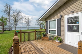 692 N Round Lake Ln, Luck, WI 54853