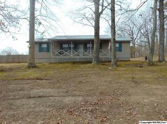127 Turtle Dove Dr, Laceys Spring, AL 35754