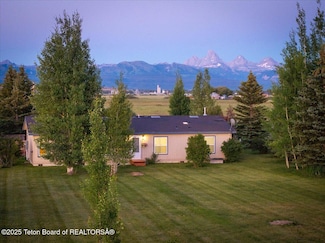 6460 N 5000 W, Tetonia, ID 83452