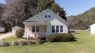 3544 Weems Rd, Weems, VA 22576