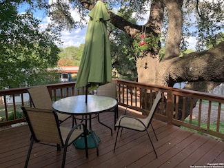 111 Valley View St, Canyon Lake, TX 78133