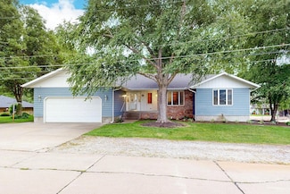 9 Driftwood Dr, Columbus, NE 68601