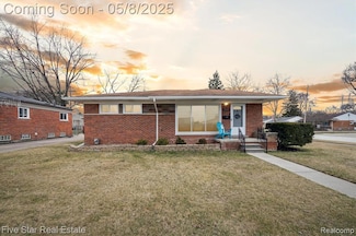 1308 Broadacre Ave, Clawson, MI 48017