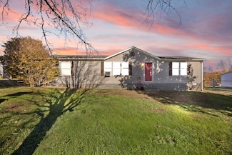 324 Lawless Ln, Jamestown, KY 42629