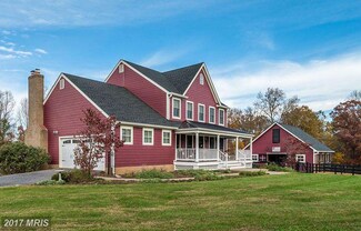 9692 Ridge View Dr, Marshall, VA 20115