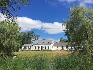 101 Clarks Point Rd, Wiscasset, ME 04578