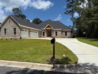 1112 Lake Dr, Valdosta, GA 31602