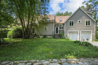 94 S Shore Rd, Pascoag, RI 02859