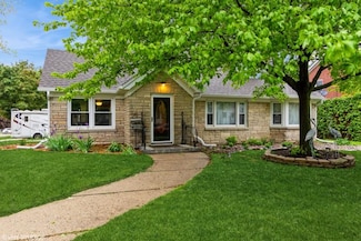 302 Grove St, Beaver Dam, WI 53916