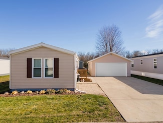 897 E Lake St Unit 109, Lake Mills, WI 53551