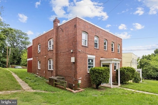 3212 28th St SE, Washington, DC 20020