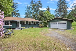 8033 Island Ct, Clinton, WA 98236