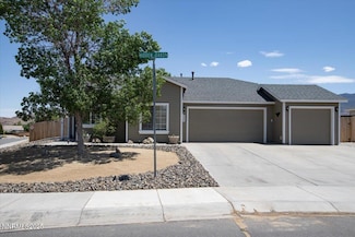 330 Hidden Oaks Dr, Dayton, NV 89403