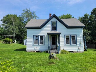 20 Skinner St, Claremont, NH 03743