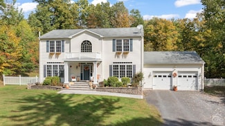 83 Thomas Rd, Leeds, NY 12451