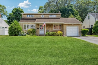 128 Kime Ave, North Babylon, NY 11703