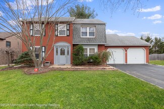 11 Gary Dr, Englishtown, NJ 07726