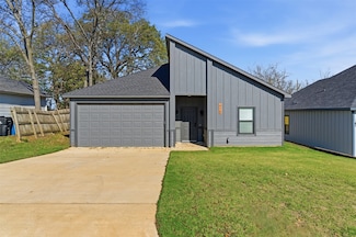 425 E Munson St, Denison, TX 75021