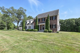 9 Abigail Ln, West Springfield, MA 01089