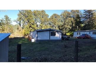 315 Red Hill Rd, Glendale, OR 97442