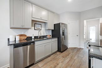 Magnolia, Opelika, AL 36804