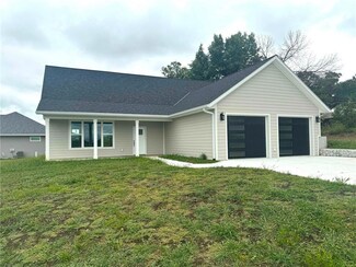 27704 Tenderfoot Dr, Maryville, MO 64468