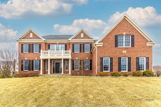 19 Rainier Cir, Barrington, IL 60010