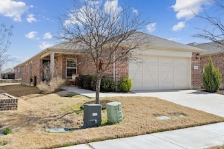 7649 Heritage Dr, Aubrey, TX 76227