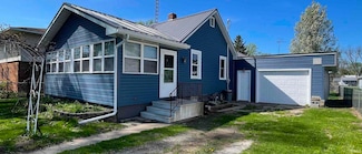 305 W New York St, Knox, IN 46534