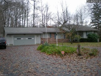 11539 Sharrott Rd, North Lima, OH 44452