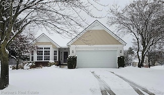 4771 New Haven Dr, Howell, MI 48843