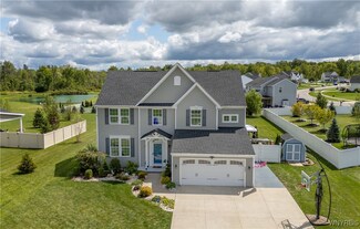 6689 Willow Ridge Dr, Hamburg, NY 14075