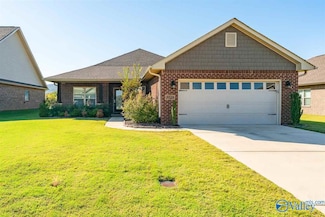 3028 Greenway Cir SE, Owens Cross Roads, AL 35763