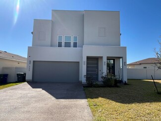711 Solaz Dr, Laredo, TX 78045