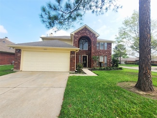 1801 Oakbrook Cir, Pearland, TX 77581