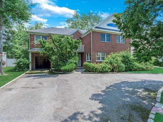 74 Margaret Ave, Lawrence, NY 11559